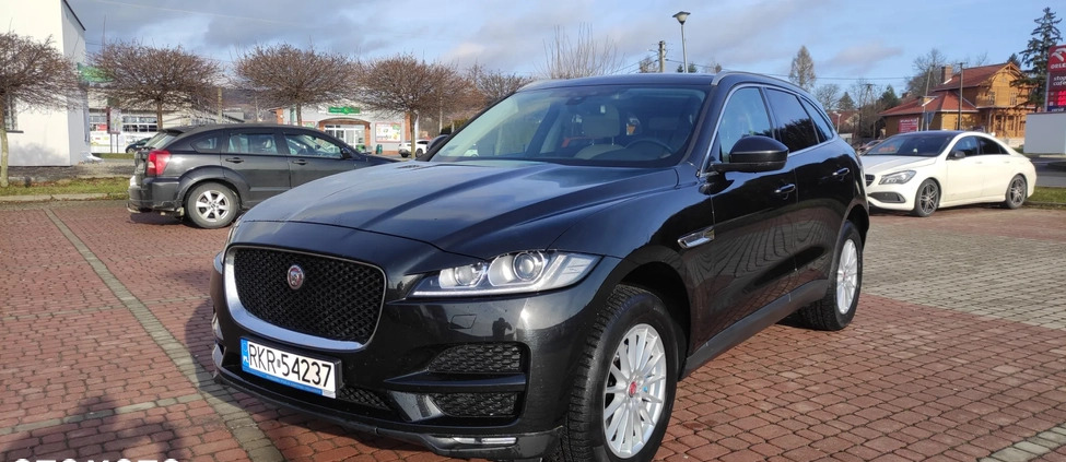 Jaguar F-Pace cena 88900 przebieg: 165200, rok produkcji 2017 z Kisielice małe 781